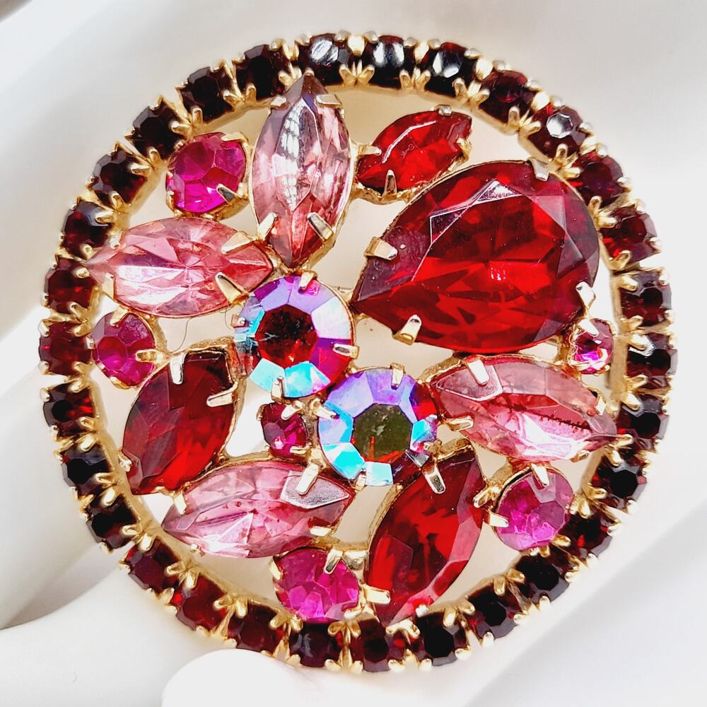Vintage Weiss Red Pink Rhinestone Brooch AB Gold 1960s